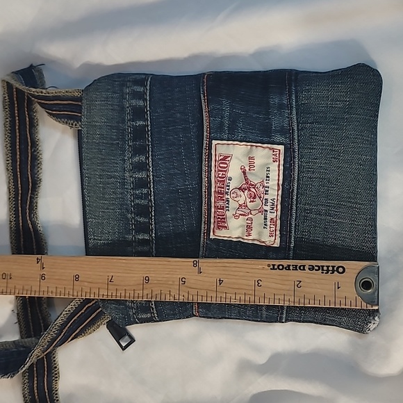 Denim cross body purse made from upcycled True Religion Jeans - Picture 4 of 5
